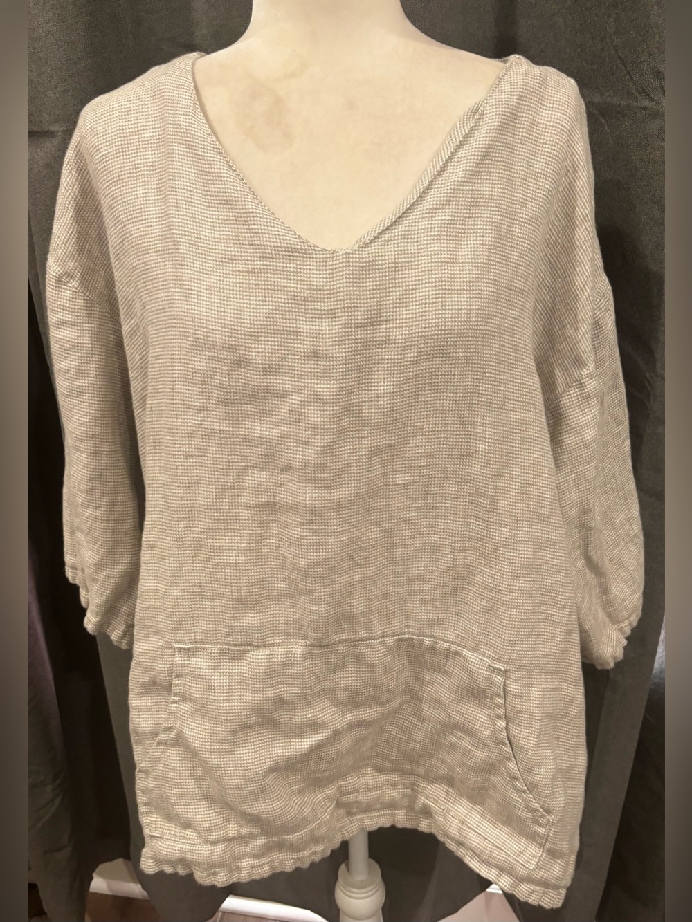 Bryn Walker 100% Linen V-Neck Tunic Blouse Kangaroo Pocket Medium Tan White